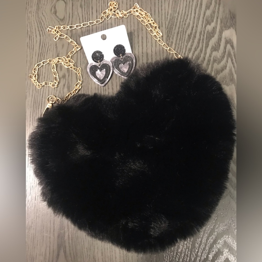 BUNDLE: Black Heart Shaped Purse & Earring Bundle🖤